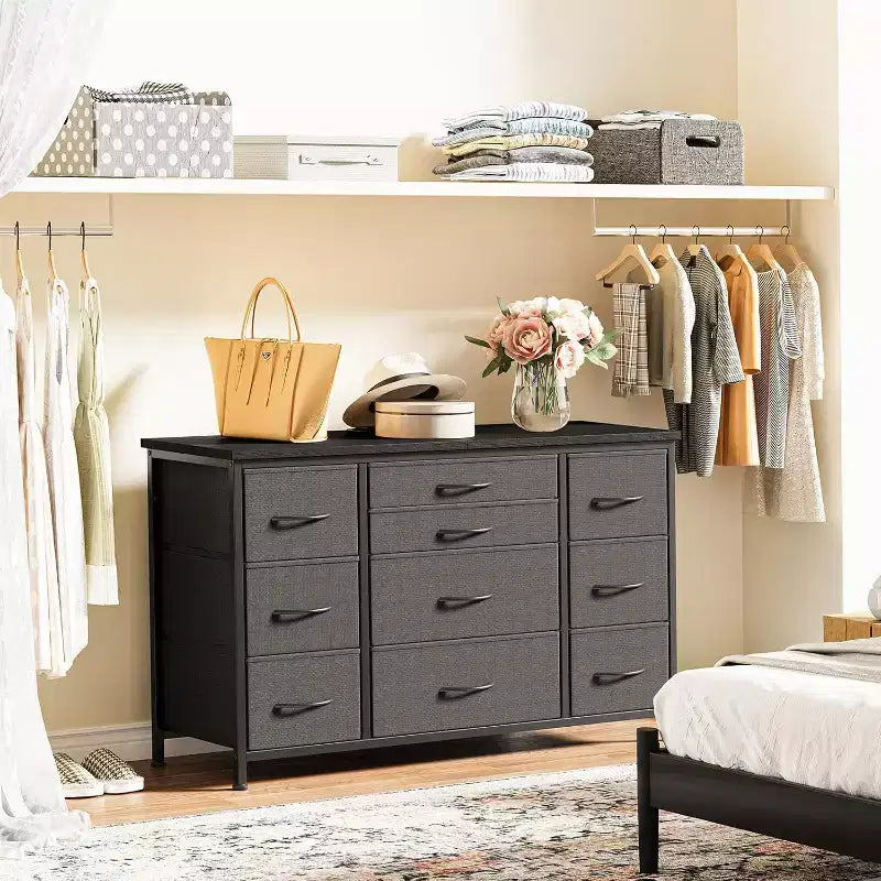 Commode à 10 tiroirs gris foncé / motif tigré avec prise de courant – Utilisation par 1 personne