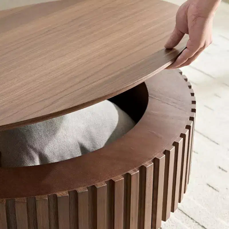 Table basse ronde cannelée avec rangement dissimulé – Frêne / Noir / Noyer – Pied central, 1 personne
